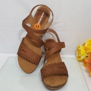 ANDIAMO Acarol chunky heels size 5.5, 11